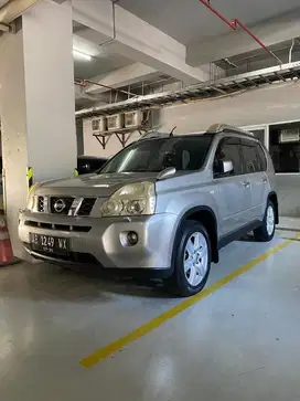 Dijual nissan xtrail th 2009