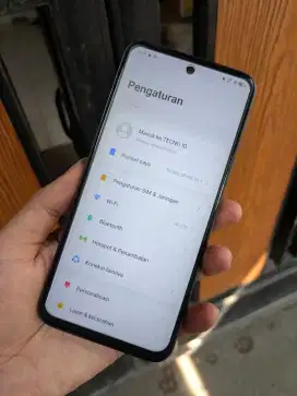 tecno spark go 1 4+4/64