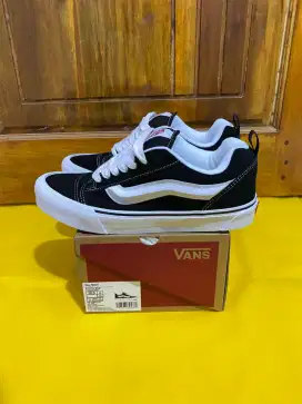 vans knu skool black white Original resmi