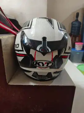 Helm kyt r10 pemakaian pribadi