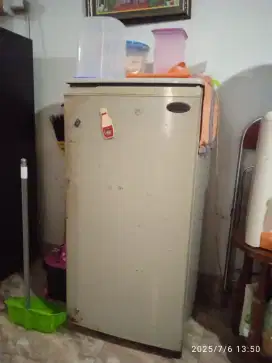 Kulkas Sharp 1 Pintu