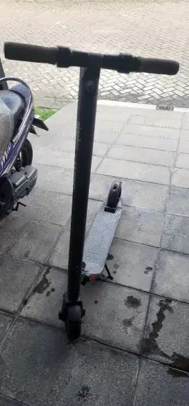 ninebot kick scooter es2