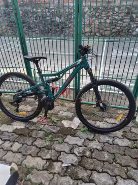 Merk Thrill, dijual