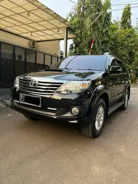 toyota fortuner vnt 2014 hitam automatic sangat terawat service record