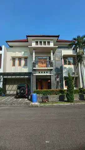Rumah Mewah Di Singgasana Pradana Mekarwangi dkt tol moh toha Bandung