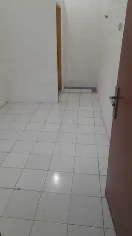 Disewakan dikontrakan kamar kost bulanan perum karawaci