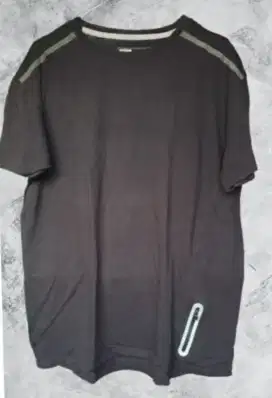 Kaos Active&Co, Size L. Warna Hitam Strip Silver. Little Pocket Zipper