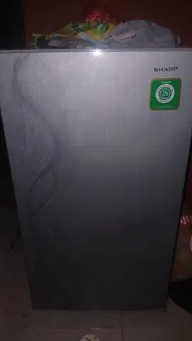 Kulkas Sharp 140L
