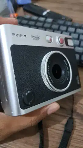 Fujifilm instax mini evo. 2.1 juta bisa nego