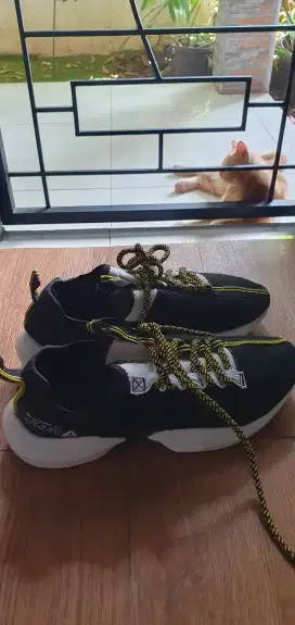 Sepatu Reebok size 41