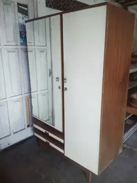 Lemari jati tua (th 70an)