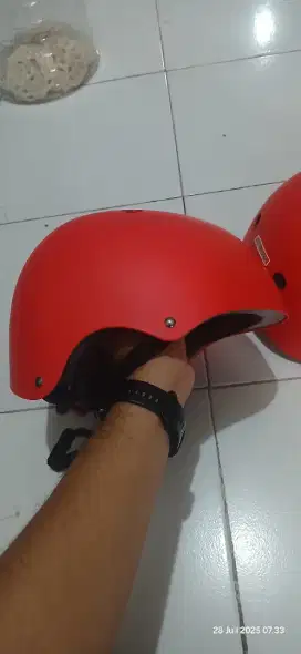 Dijual helm sepeda untuk dewasa