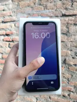 iPhone 11 64gb iBox bekas pemakaian cewek