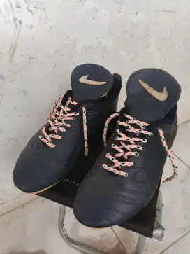 Sepatu Sepak Bola Nike