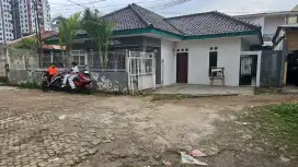 DIKONTRAKAN  RUMAH BESAR CILANDAK TAHUNAN DEKAT DG TOL