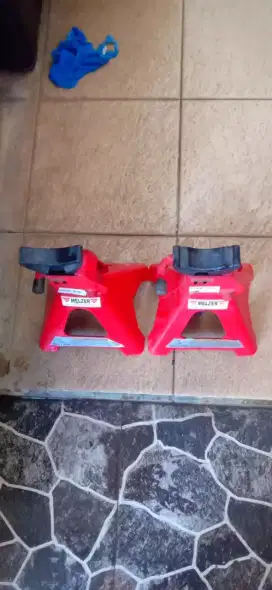Dongkrak statis mobil