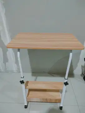 Meja Kaki Besi bisa naik turun