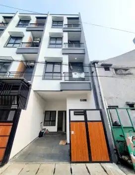 IP3041: Rumah Baru Hadap Utara di Jelambar