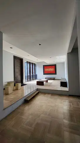 Disewakan Rumah Private Pool 3LT Royal Park 2 With Pool Surabaya Barat
