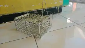 Jebakan tikus bahan plat besi