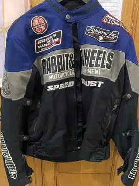 Rabit and wheels biru