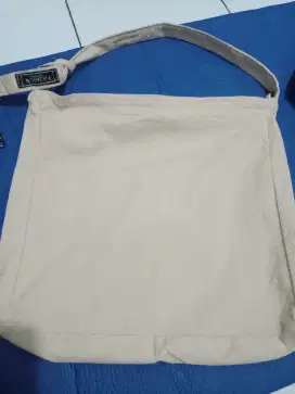 Tas slimp bahu khusus wanita