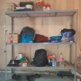 Jual Cepat ambil semua (2 kursi + 1 meja + Rak besi)