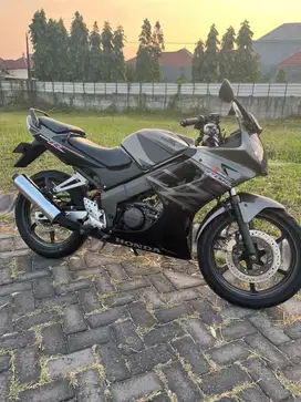 Dijual Honda CBR150R Old CBU Thailand