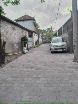 Dijual tanah Ada bangunan semi  Lokasi jln Soka kesiman
