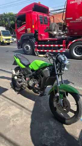 For sale KAWASAKI NINJA KIS TAHUN 2001