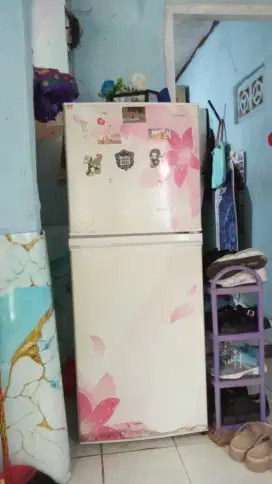 Kulkas Sharp 2 pintu