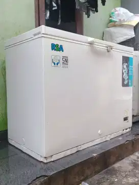 FREEZER RSA KAPASITAS 310 Liter