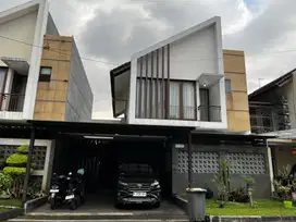 Dijual Rumah Nyaman dan Luas di Buah Batu Square