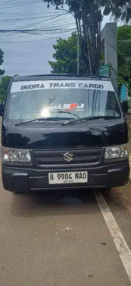 Menerima pengiriman barang