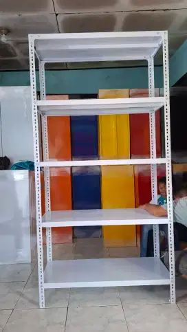 Rak besi siku lubang