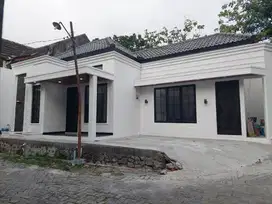 Rumah Clasic Mewah On Progres Dekat Kampus UNS