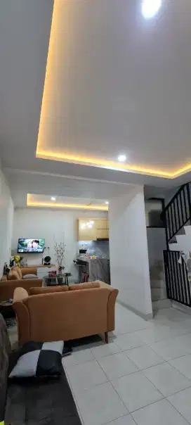 Take Over Rumah Cluster Batavia 2 Lantai, Siap Huni