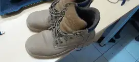 Dijual sepatu aetos tali