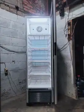 SHOWCASE 4RAK ( POLYTRON )