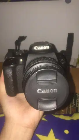 camera canon 1200d