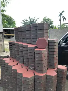paving block / hexagonal merah / konblock / konblok l conblok