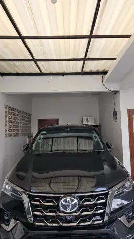 Fortuner hitam 2021