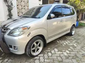 Toyota Avanza 2011 m/t istimewa