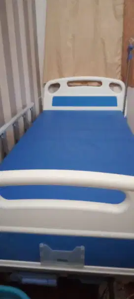 Tempat tidur medis