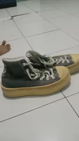 Jual sepatu bekas
