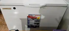 Jual freezer 350 L