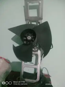Jual kipas angin bekas AC nyala normal.