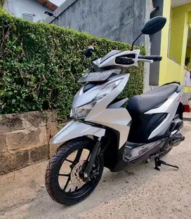 Honda Beat Deluxe CBS ISS (Tipe Tertinggi) MULUSSS Surat Lengkap