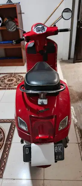 Jual bu . Vespa GTS 150