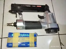Di jual cepat mesin makita paku tembak kayu kondisi Bagus nominus